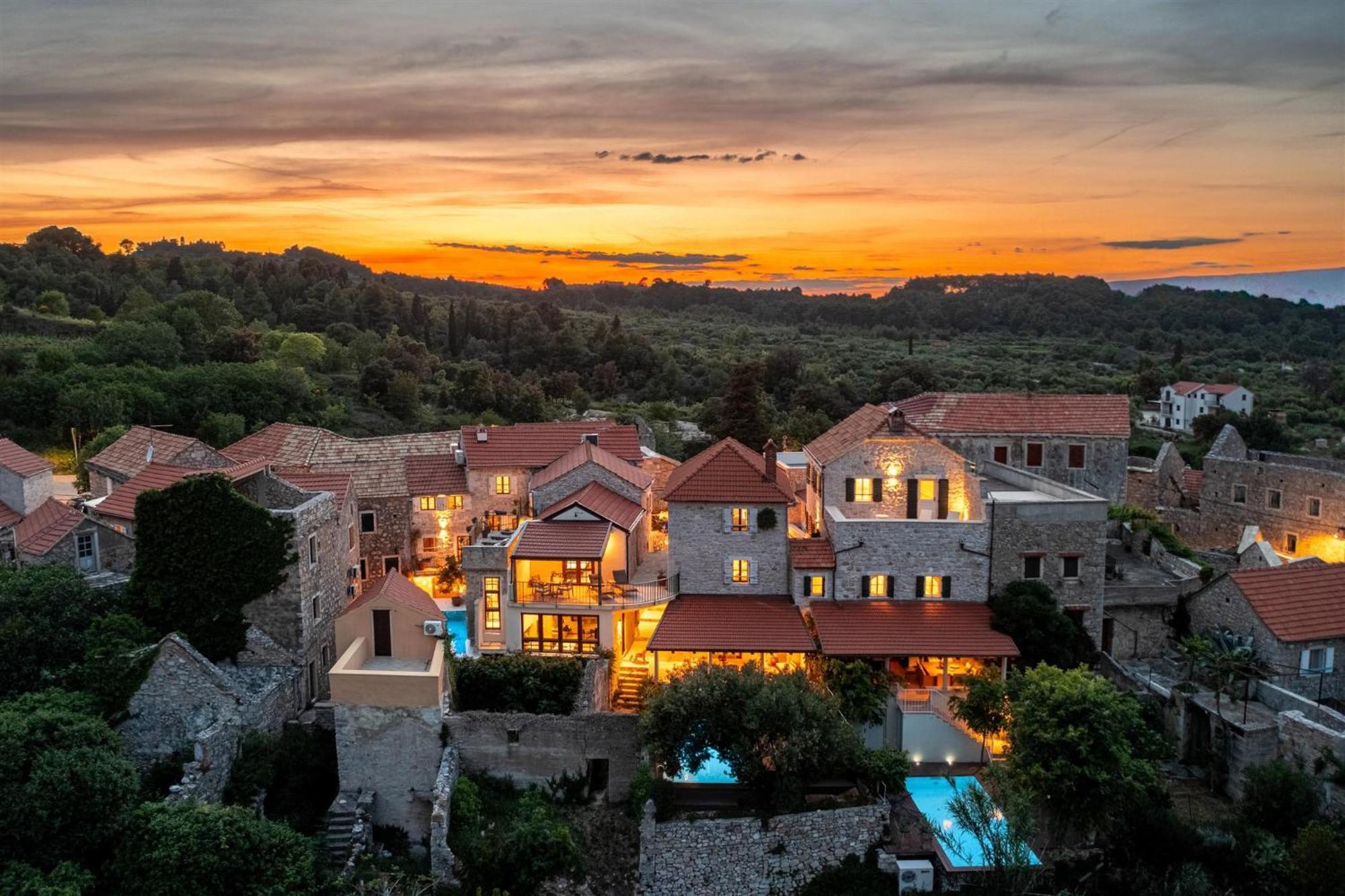 Dvor Pitve Villas Jelsa  Exterior foto