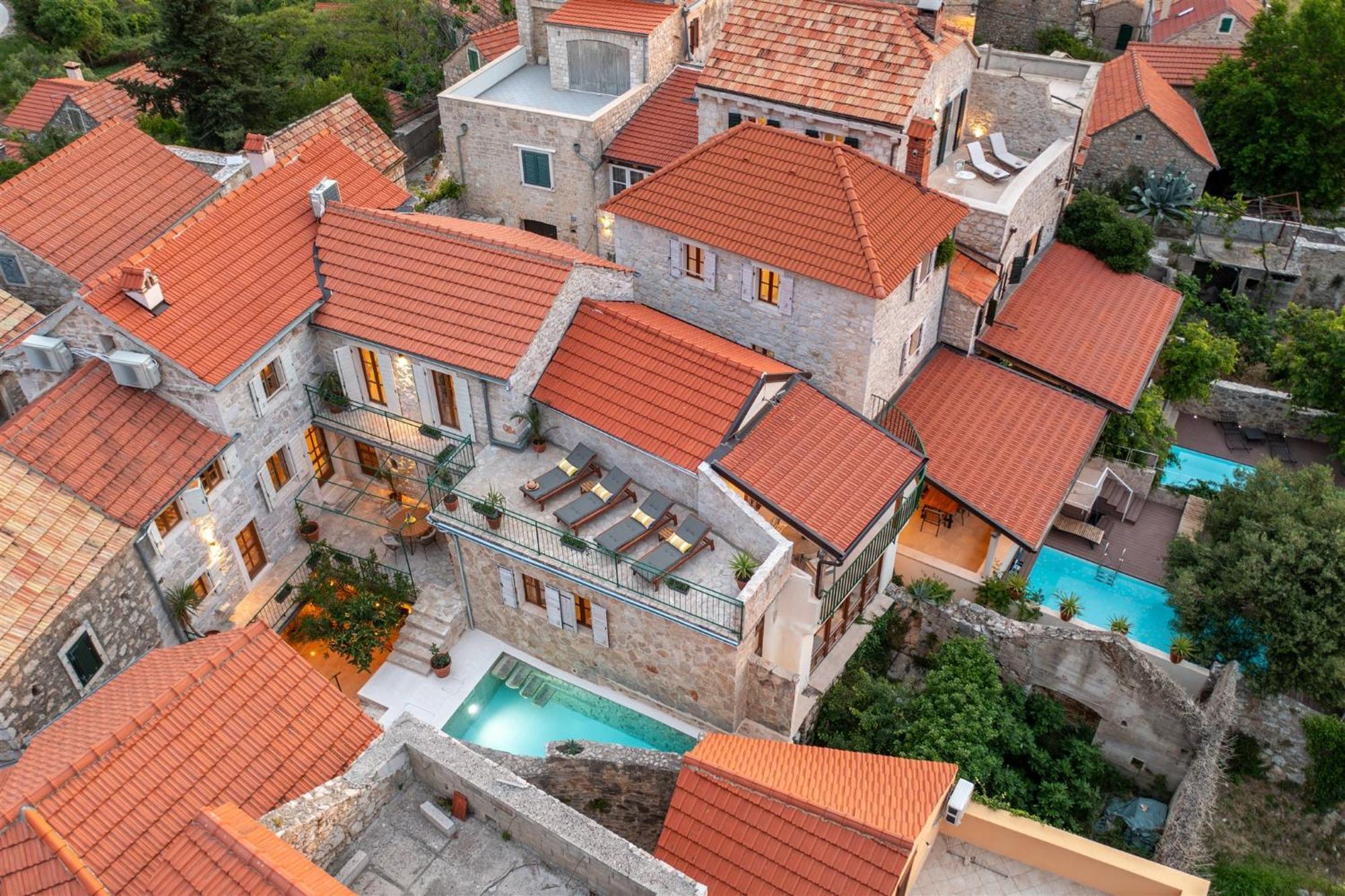 Dvor Pitve Villas Jelsa  Exterior foto